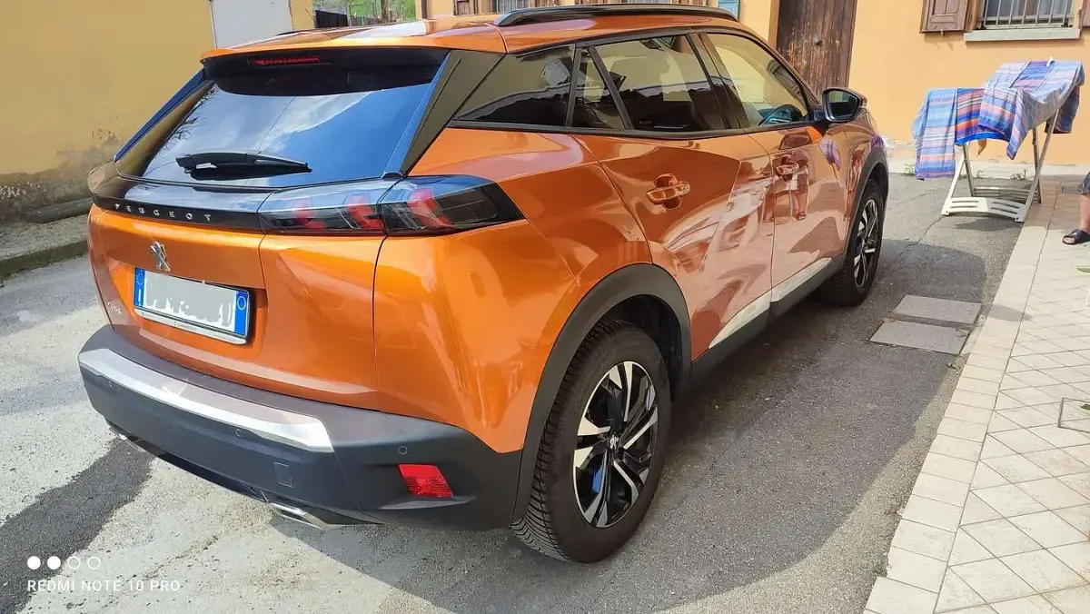 Usata Peugeot 2008 Allure 131 CV (96 kW) 2020 Bronzo SUV