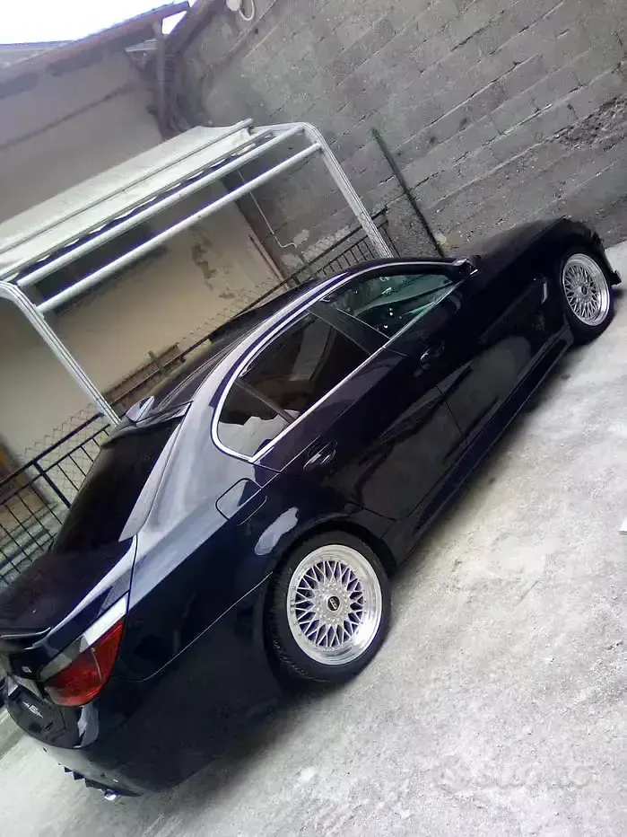 Usata BMW 530 218 CV (160 kW) 2004 Bluazzurro Berlina