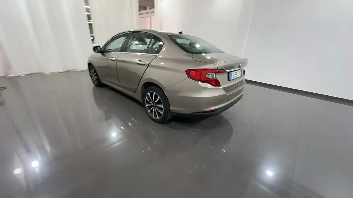 Usata Fiat Tipo Lounge 95 CV (69 kW) 2018 Perla sabbia met.