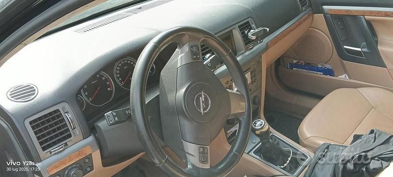 Usata Opel Vectra 116 CV (85 kW) 2005 Nero Berlina