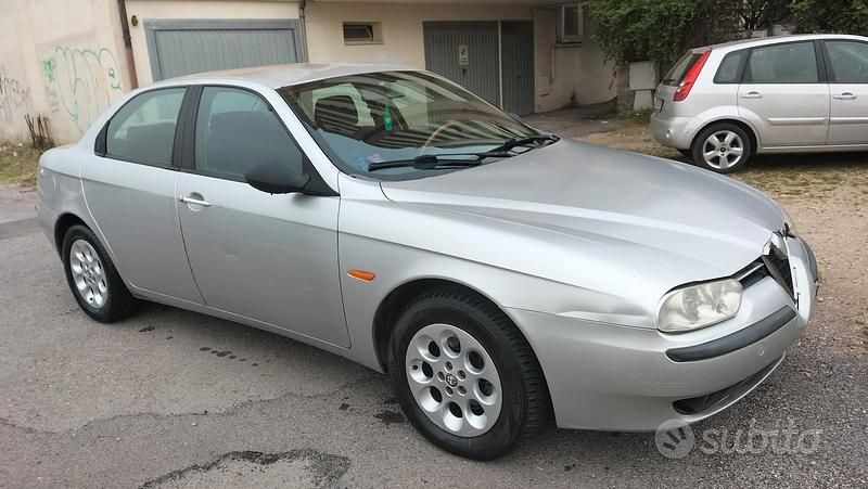Usata Alfa Romeo 156 144 CV (105 kW) 1998 Grigio Berlina