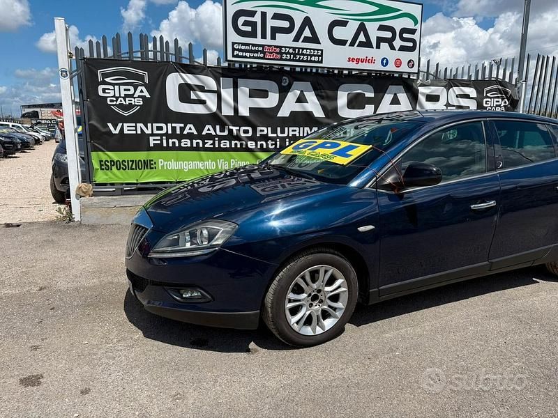 Usata Lancia Delta 120 CV (88 kW) 2010 Blu Utilitaria