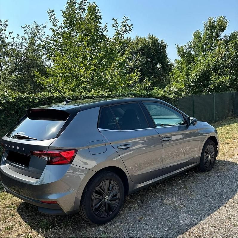Grigio Usata 2022 Skoda Fabia Style Tre volumi | 16.800 € (Buon prezzo) - Immagine 1/4