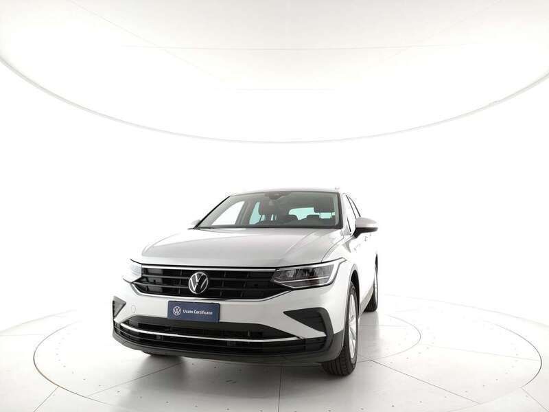 Reflex silver metallizzato Usata 2023 VW Tiguan Life SUV | 29.500 € (Ottimo prezzo) - Immagine 1/4