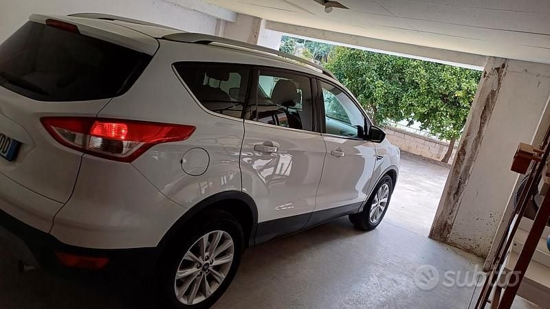 Usata Ford Kuga Titanium 150 CV (110 kW) 2016 Bianco SUV