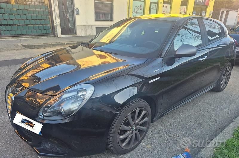 Usata Alfa Romeo Giulietta Veloce 105 CV (77 kW) 2013 Nero Utilitaria