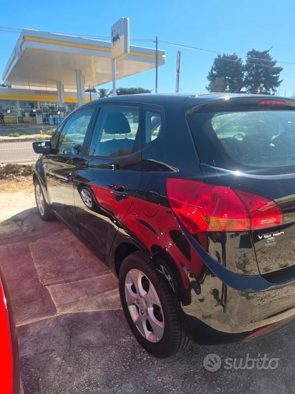Usata Kia Venga 128 CV (94 kW) 2012 Nero Utilitaria