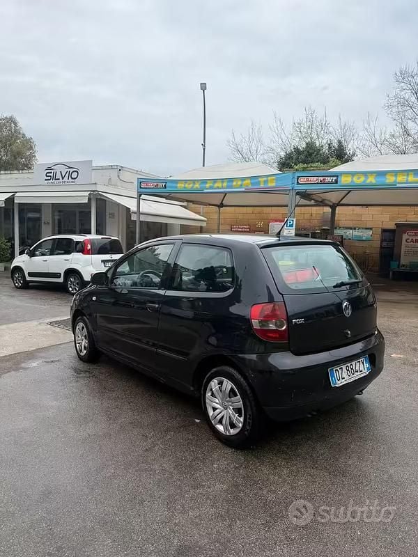 Usata VW Fox 70 CV (51 kW) 2010 Nero Utilitaria