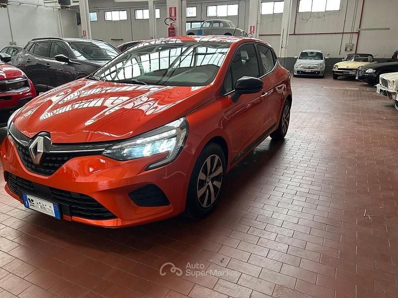 Arancione Usata 2023 Renault Clio V Equilibre Berlina | 11.800 € (Super prezzo) - Immagine 1/4