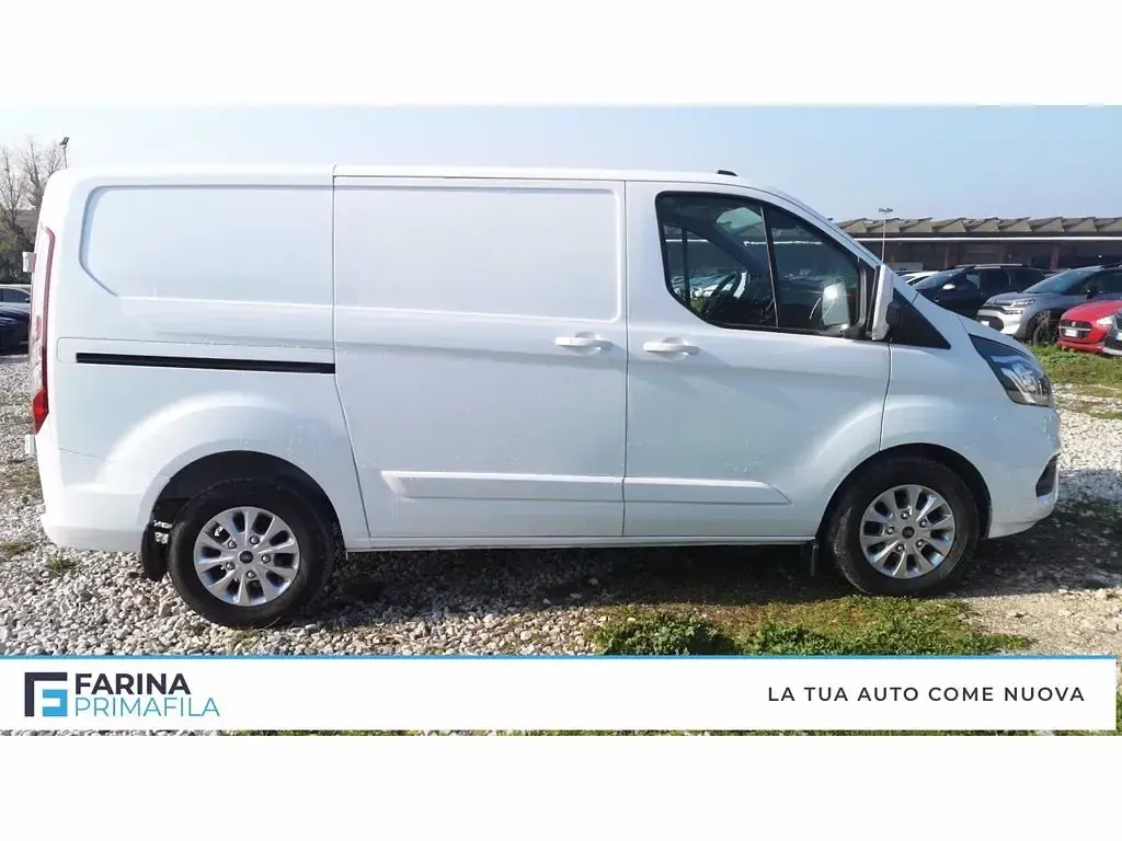 Usata Ford Transit Custom Titanium 131 CV (96 kW) 2022 Frozen white
