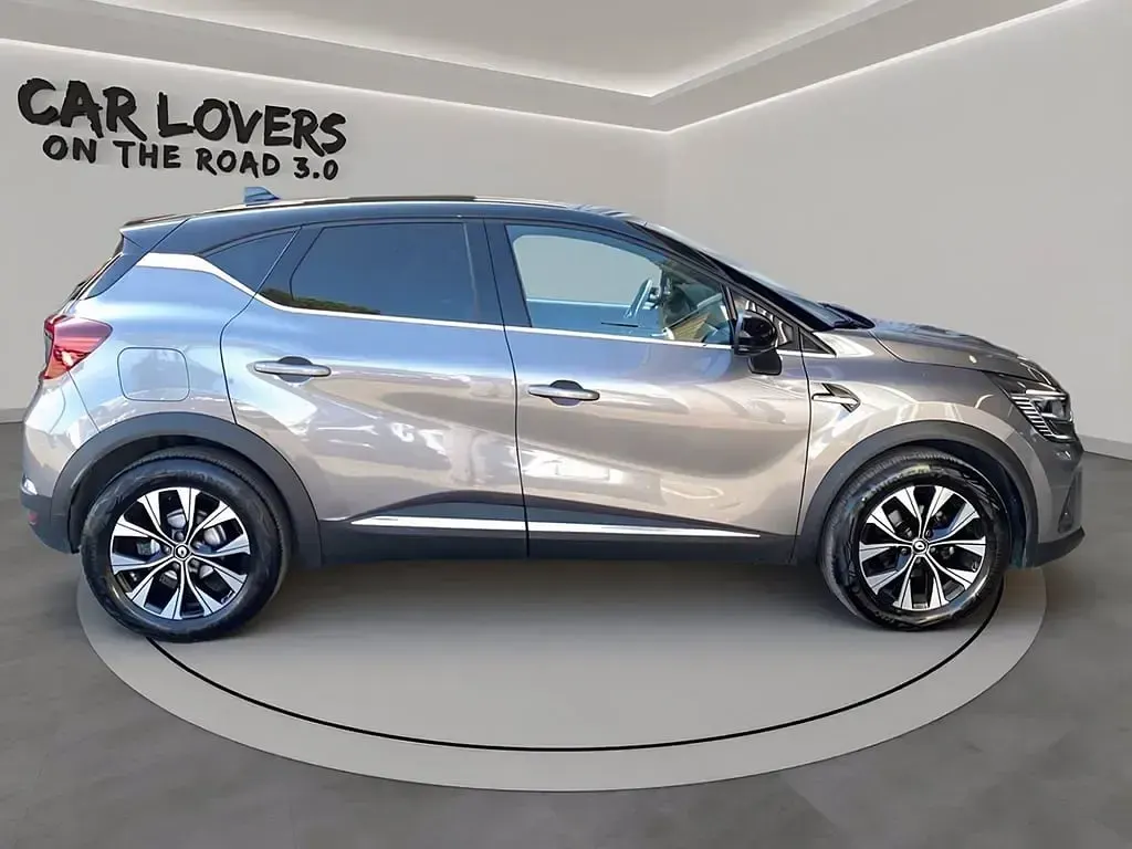 Usata Renault Captur Techno 101 CV (74 kW) 2023 Grigio chiaro SUV
