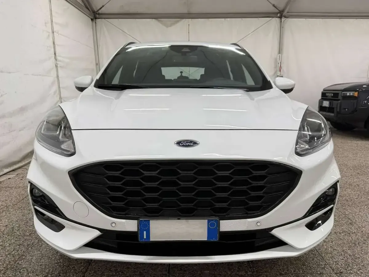 Usata Ford Kuga Titanium 152 CV (111 kW) 2023 Bianco SUV