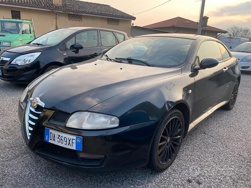 Usata Alfa Romeo GT Progression 150 CV (110 kW) 2006 Nero Coupé