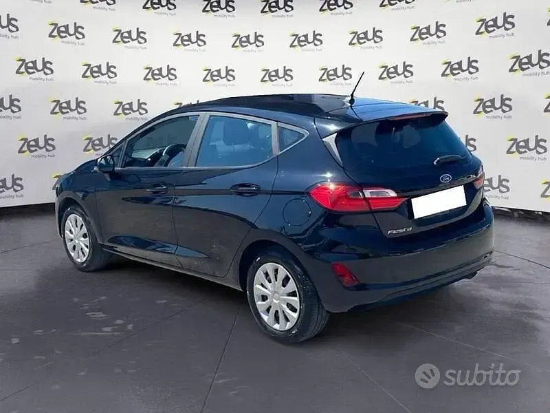 Usata Ford Fiesta 75 CV (55 kW) 2022 Grigio Utilitaria