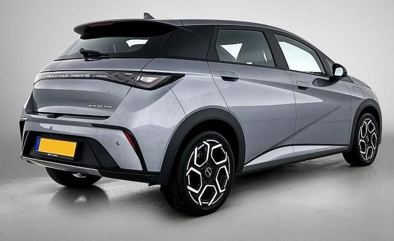 Nuova BYD Dolphin Design 150 kW (204 CV) 2026 Time gray Utilitaria