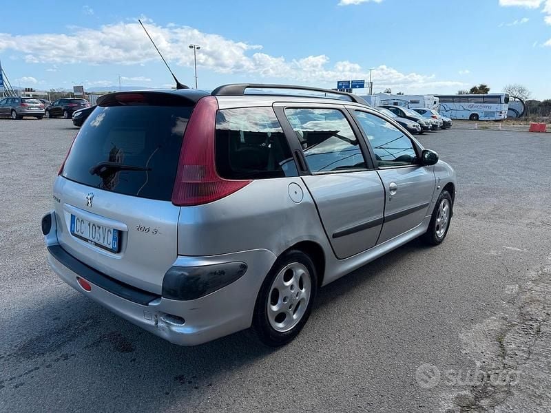 Usata Peugeot 206 75 CV (55 kW) 2002 Grigio Station wagon