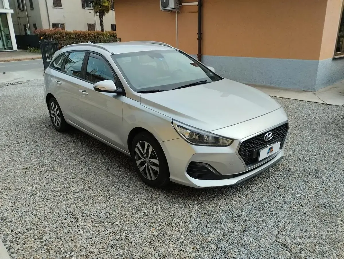 Usata Hyundai i30 116 CV (85 kW) 2019 Grigio Station wagon