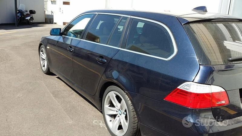 Usata BMW 520 Efficient Dynamics 177 CV (130 kW) 2009 Blu Station wagon