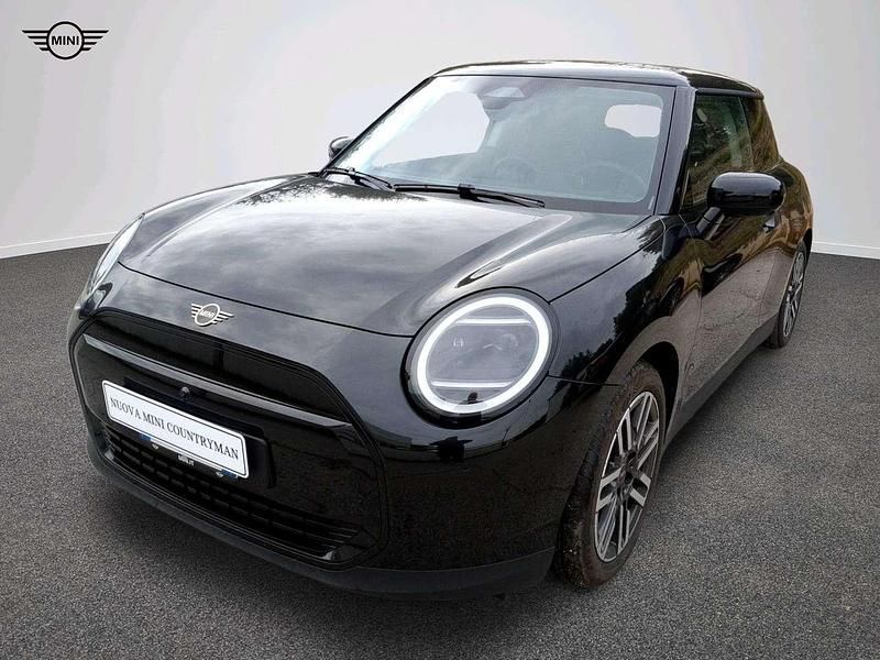 Nero Nuova 2025 Mini Cooper Classic Due volumi | 29.000 € (Buon prezzo) - Immagine 1/3
