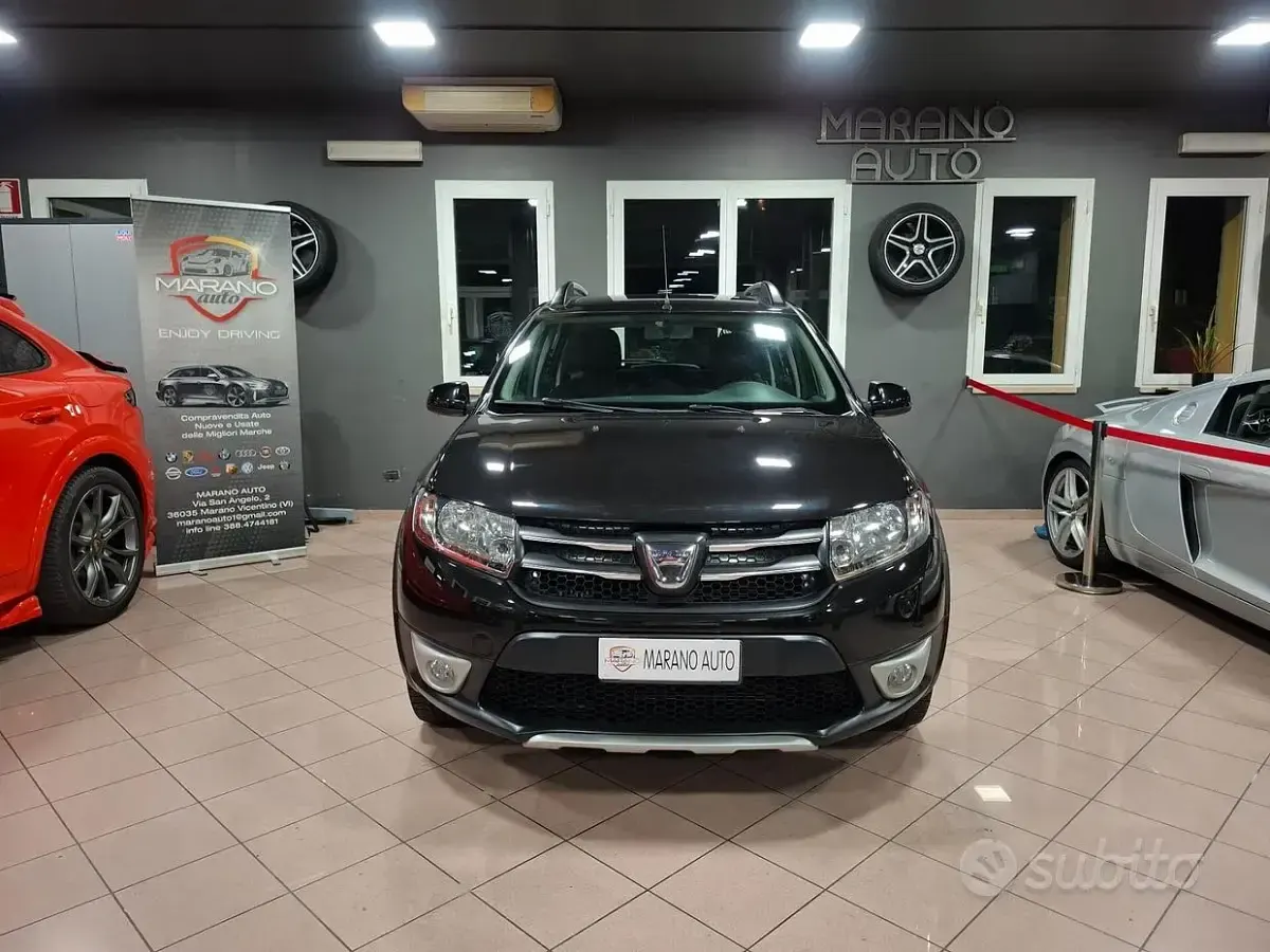 Usata Dacia Sandero Stepway 90 CV (66 kW) 2016 Nero Berlina