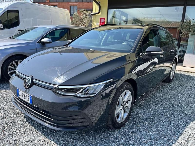 Usata VW Golf VIII Life 116 CV (85 kW) 2022 Grigio Station wagon