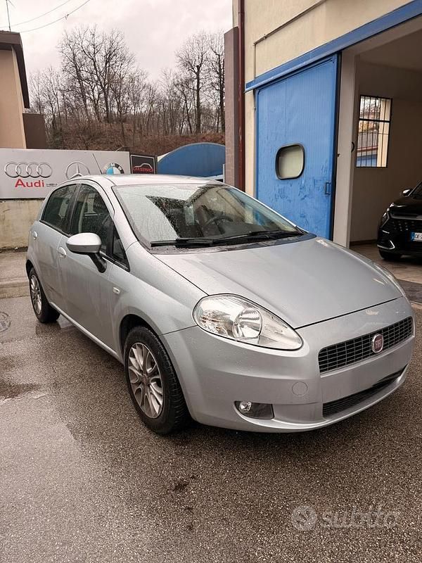 Usata Fiat Punto Active 65 CV (47 kW) 2008 Grigio Utilitaria