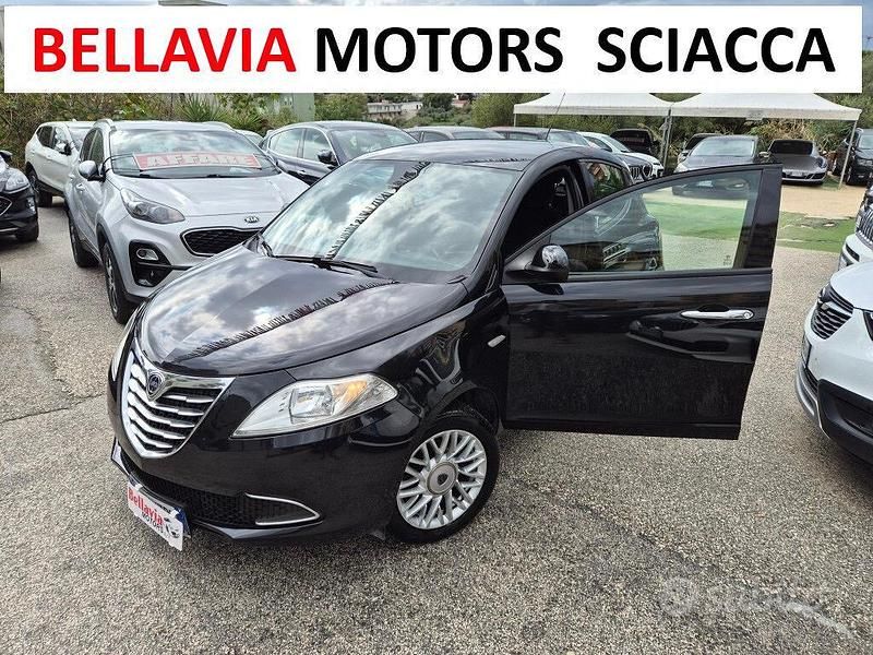 Usata Lancia Ypsilon Gold 69 CV (50 kW) 2015 Nero Utilitaria