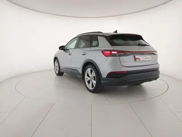 Usata Audi Q4 e-tron S-Line 210 kW (286 CV) 2024 Argento fioretto metallizzato SUV