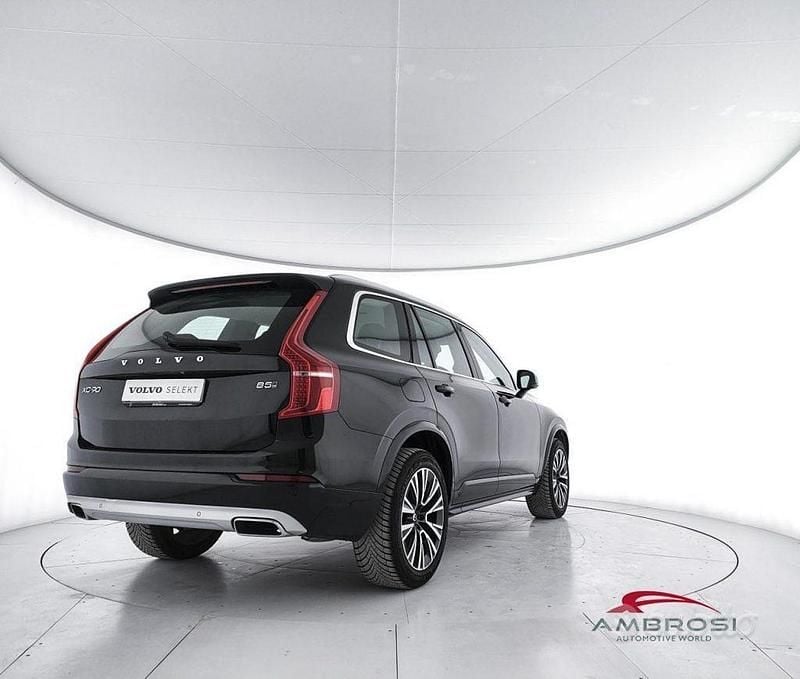 Gebraucht Volvo XC90 Momentum 235 PS (172 kW) 2021 Schwarz SUV
