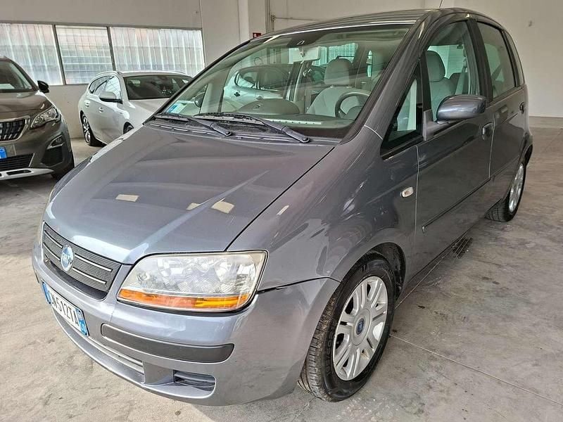 Usata Fiat Idea Active 95 CV (69 kW) 2004 Grigio Monovolume