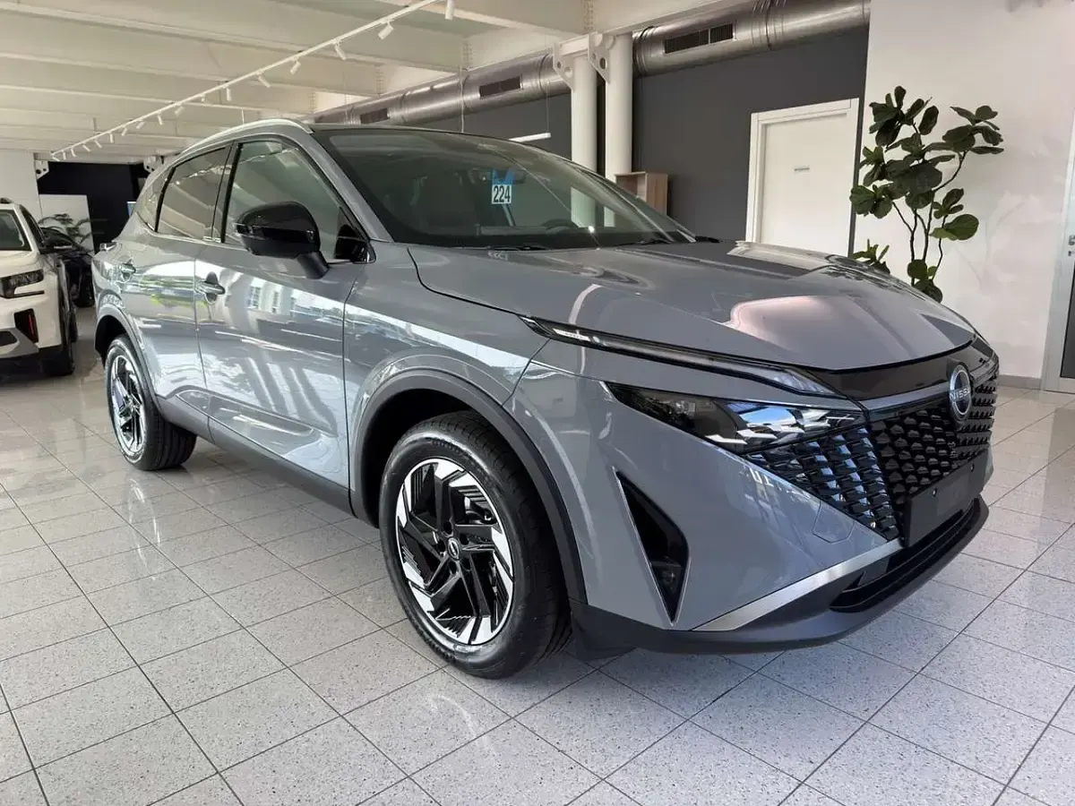 Nuova Nissan Qashqai N-Connecta 158 CV (116 kW) 2026 Ceramic gray SUV