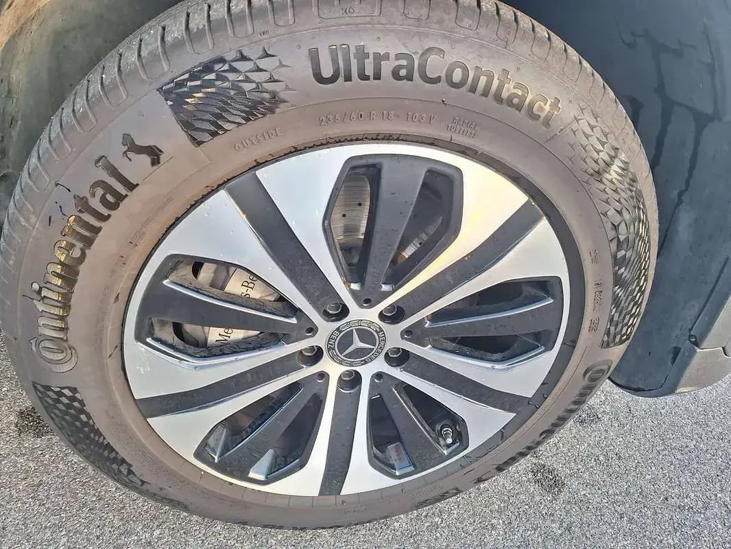 Usata Mercedes GLC300 Business 194 CV (142 kW) 2023 Grigio SUV