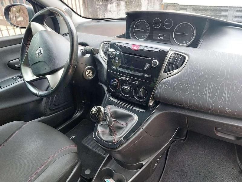 Usata Lancia Ypsilon 80 CV (58 kW) 2013 Utilitaria