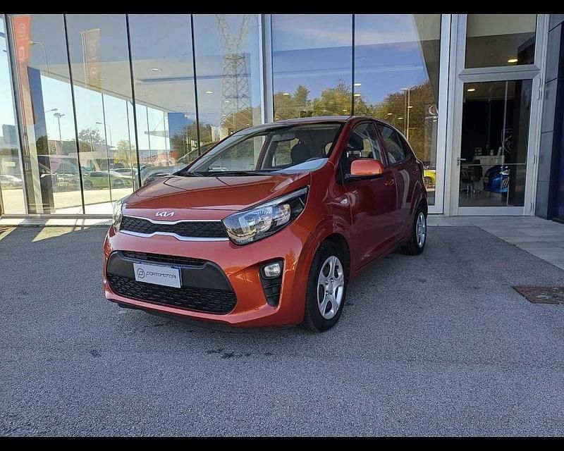 Usata Kia Picanto Urban 67 CV (49 kW) 2023 Rosso Utilitaria