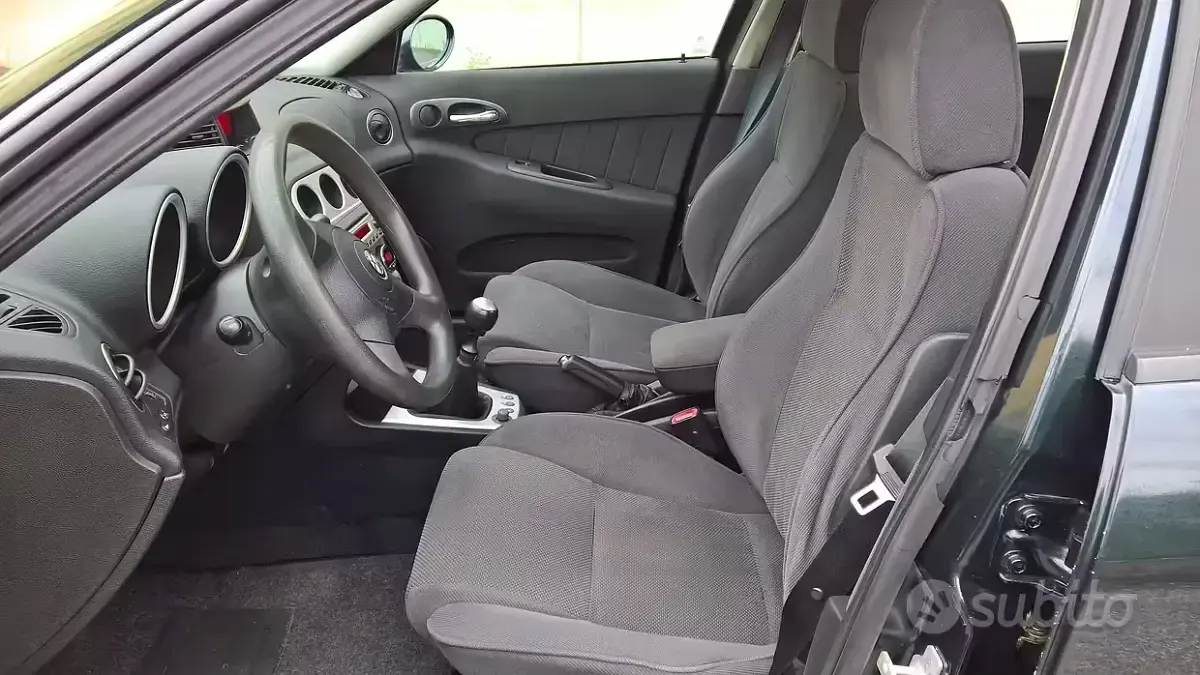 Usata Alfa Romeo 156 140 CV (102 kW) 2002 Verde Berlina