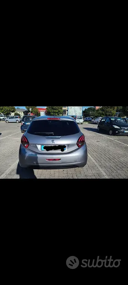 Usata Peugeot 208 82 CV (60 kW) 2019 Grigio Utilitaria