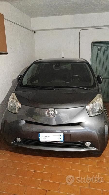 Usata Toyota iQ 99 CV (72 kW) 2012 Utilitaria