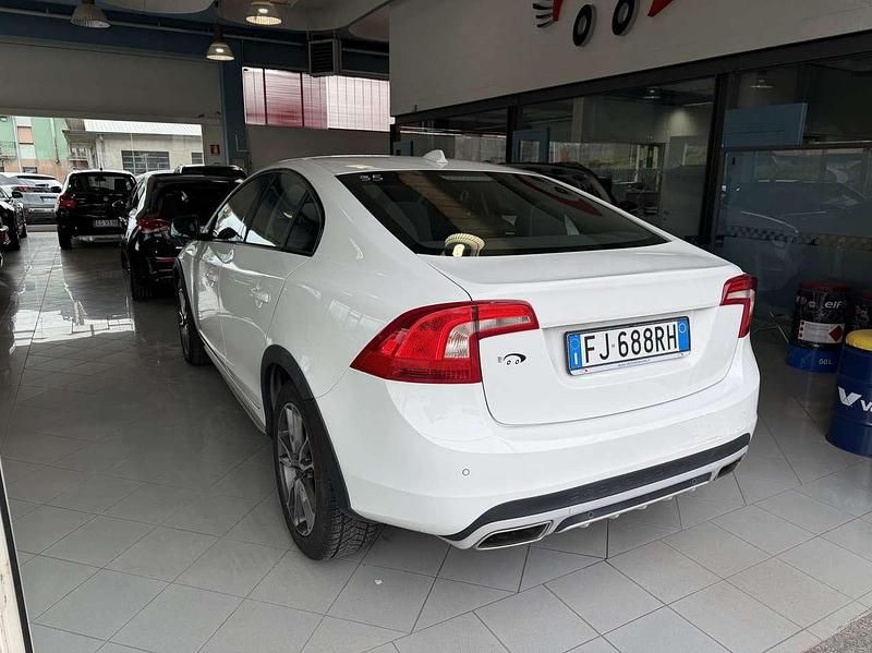 Usata Volvo S60 CC Momentum 150 CV (110 kW) 2017 Bianco Berlina
