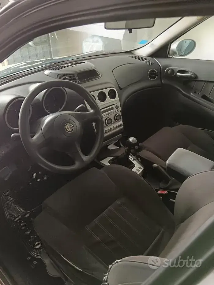 Usata Alfa Romeo 156 116 CV (85 kW) 2004 Grigio Berlina