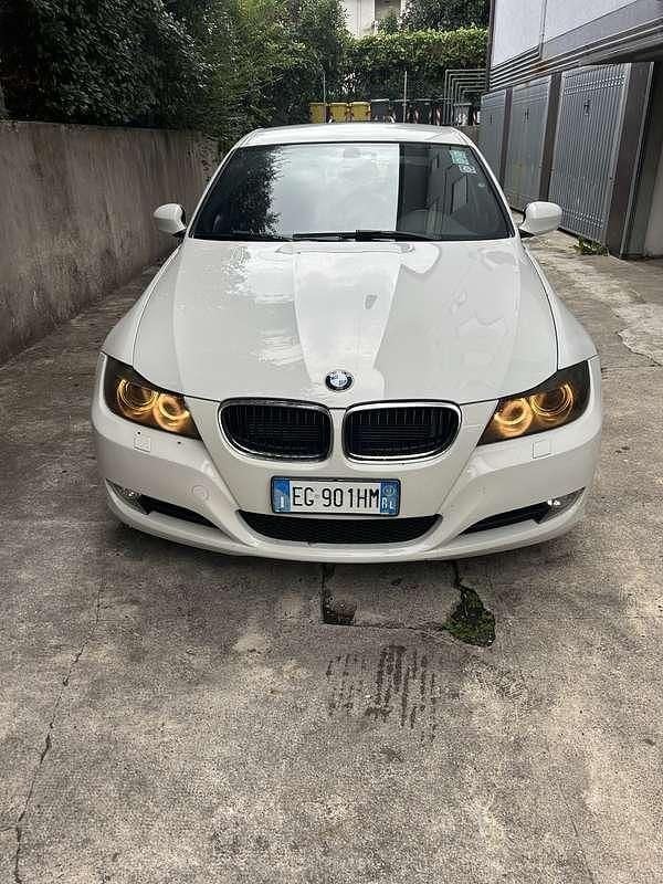 Usata 2011 BMW 320 Berlina | 5500 € (Buon prezzo) - Immagine 1/4