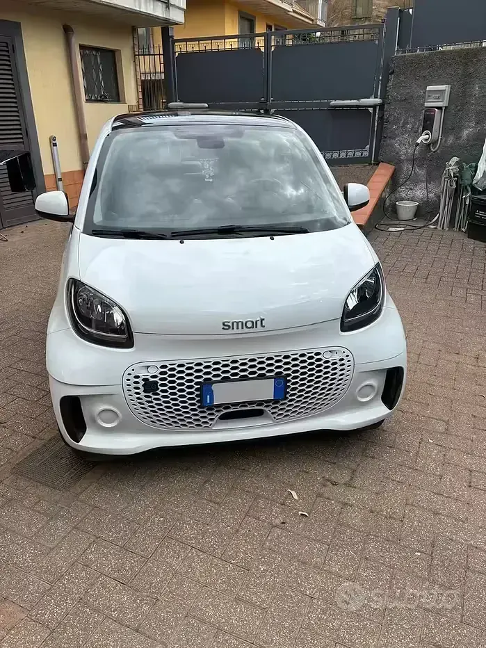 Usata Smart ForTwo Coupé 41 kW (56 CV) 2023 Bianco Utilitaria