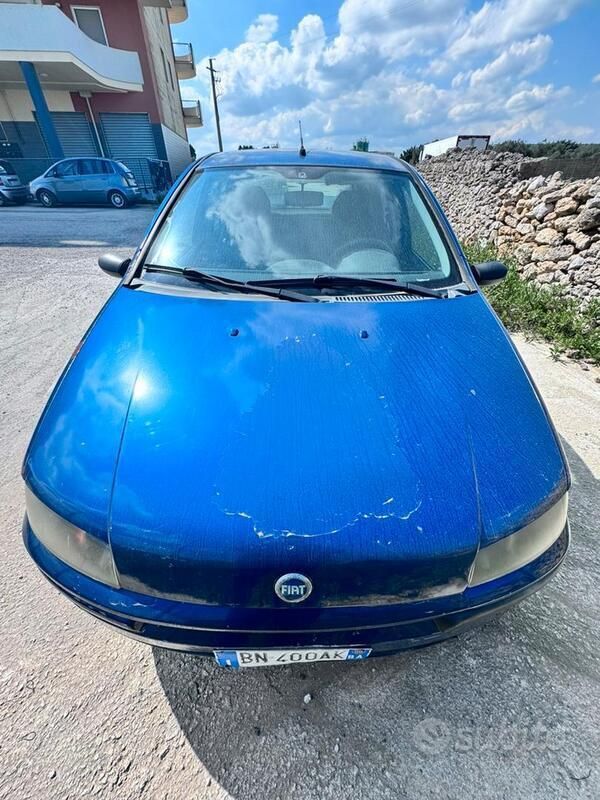 Usata Fiat Punto 80 CV (58 kW) 2000 Blu Utilitaria