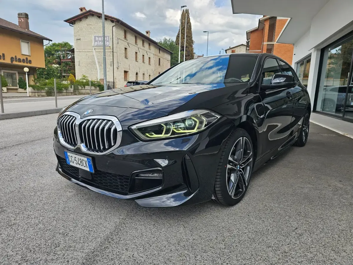 Usata BMW 118 M Sport 150 CV (110 kW) 2020 Azzurro metallizzato Utilitaria