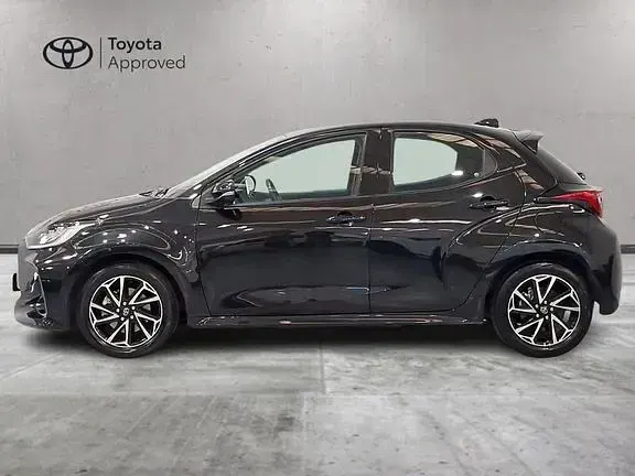 Usata Toyota Yaris Trend 91 CV (66 kW) 2022 Black met Utilitaria