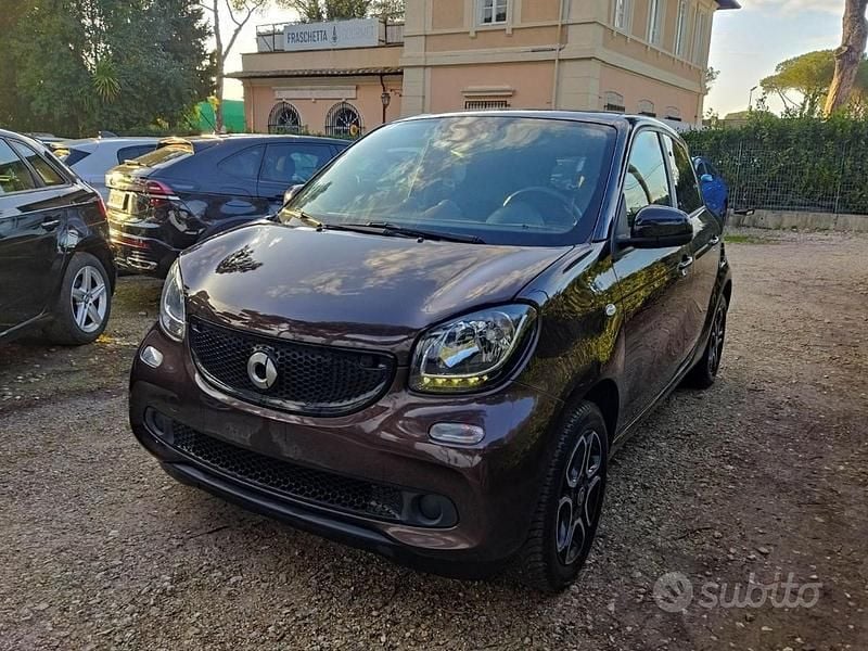 Usata Smart ForFour 90 CV (66 kW) 2019 Marrone Utilitaria