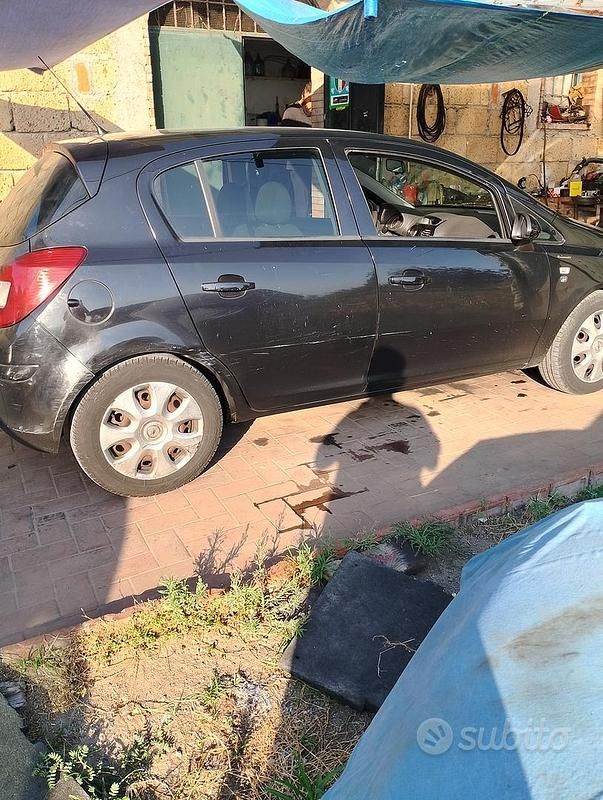Usata Opel Corsa 2010 Nero Berlina