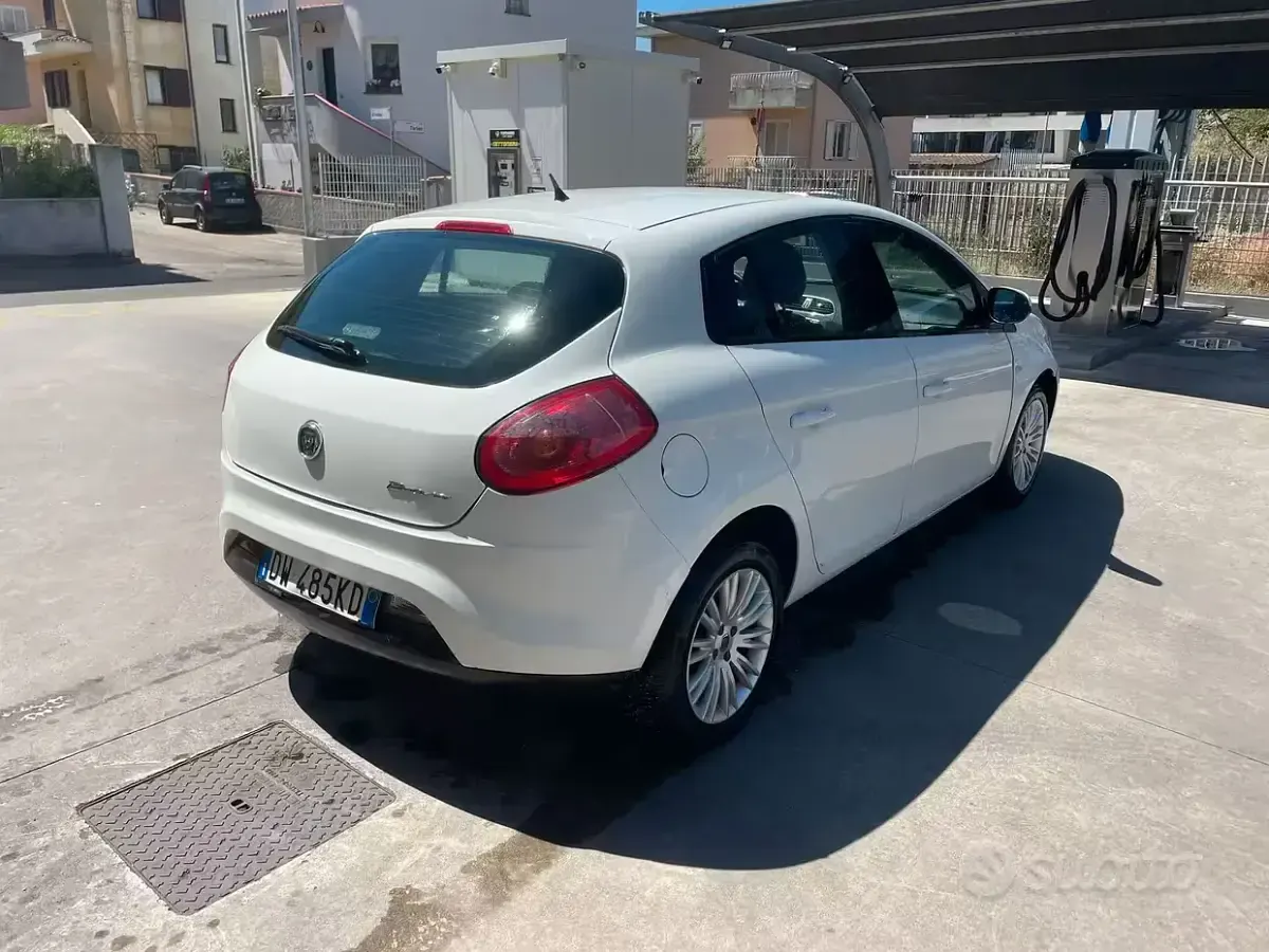Usata Fiat Bravo Dynamic 105 CV (77 kW) 2009 Bianco Utilitaria