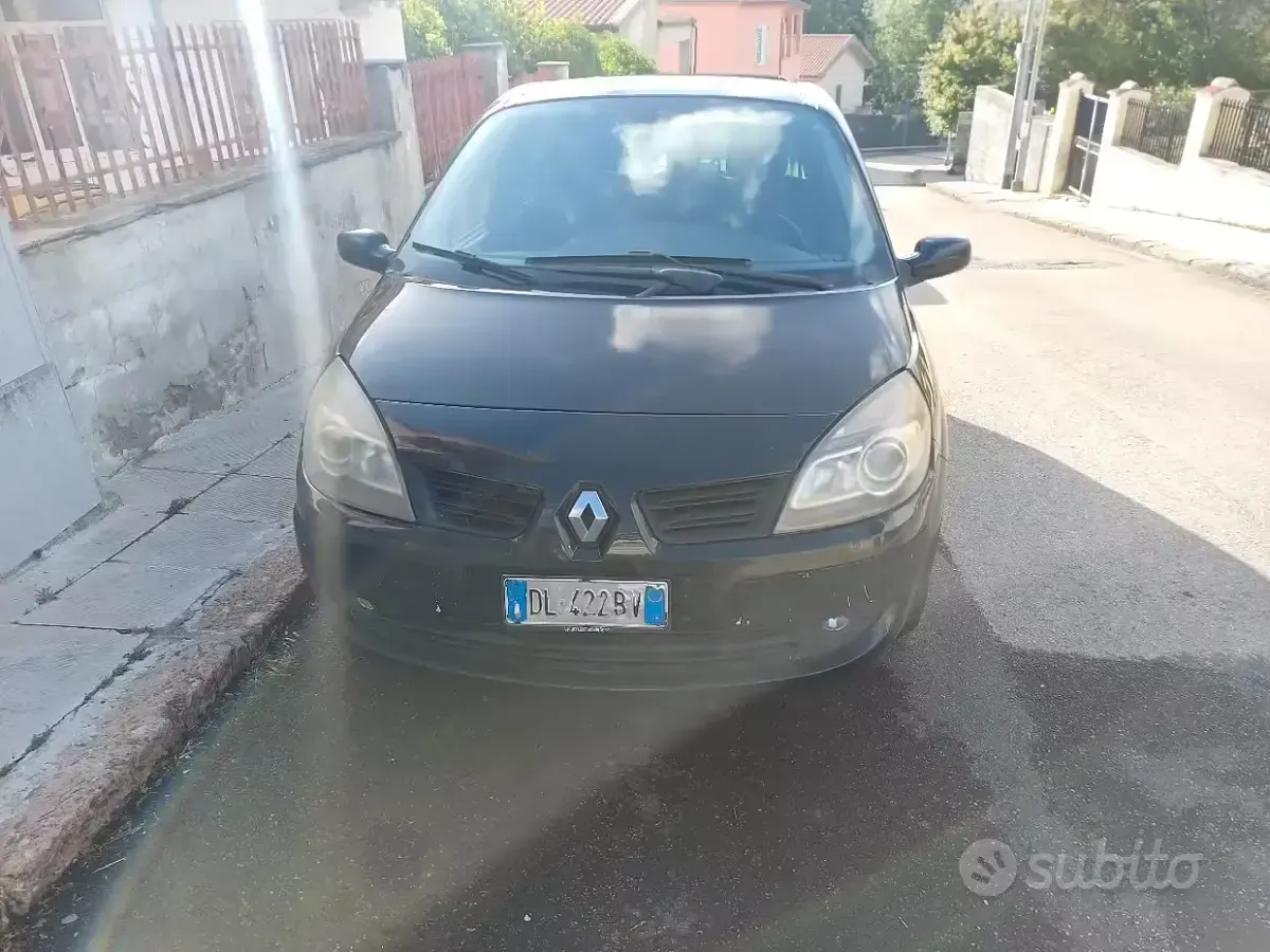 Usata Renault Scénic II 130 CV (95 kW) 2007 Nero Monovolume