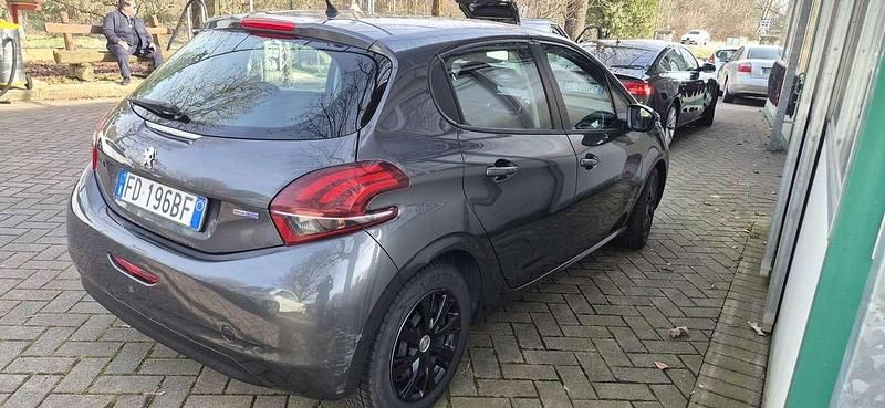 Usata Peugeot 208 Active 75 CV (55 kW) 2016 Other Utilitaria