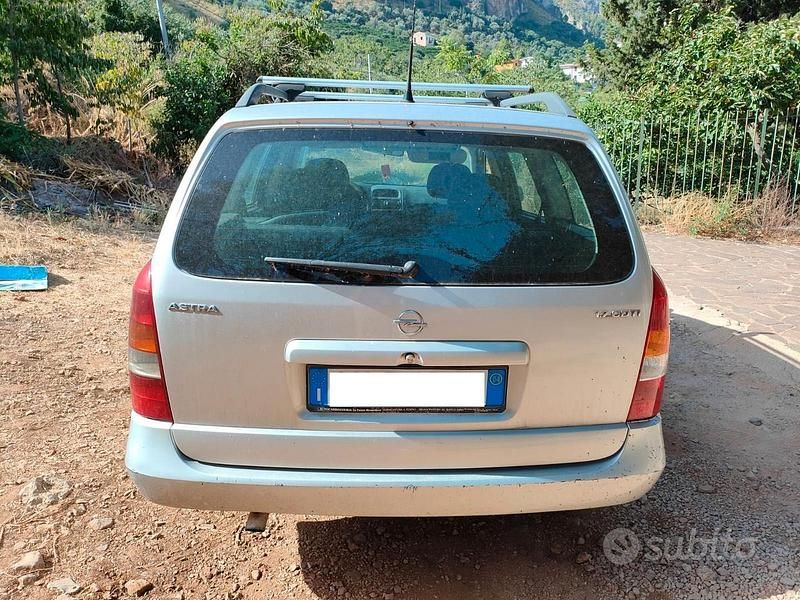Usata Opel Astra 80 CV (58 kW) 2004 Grigio Station wagon